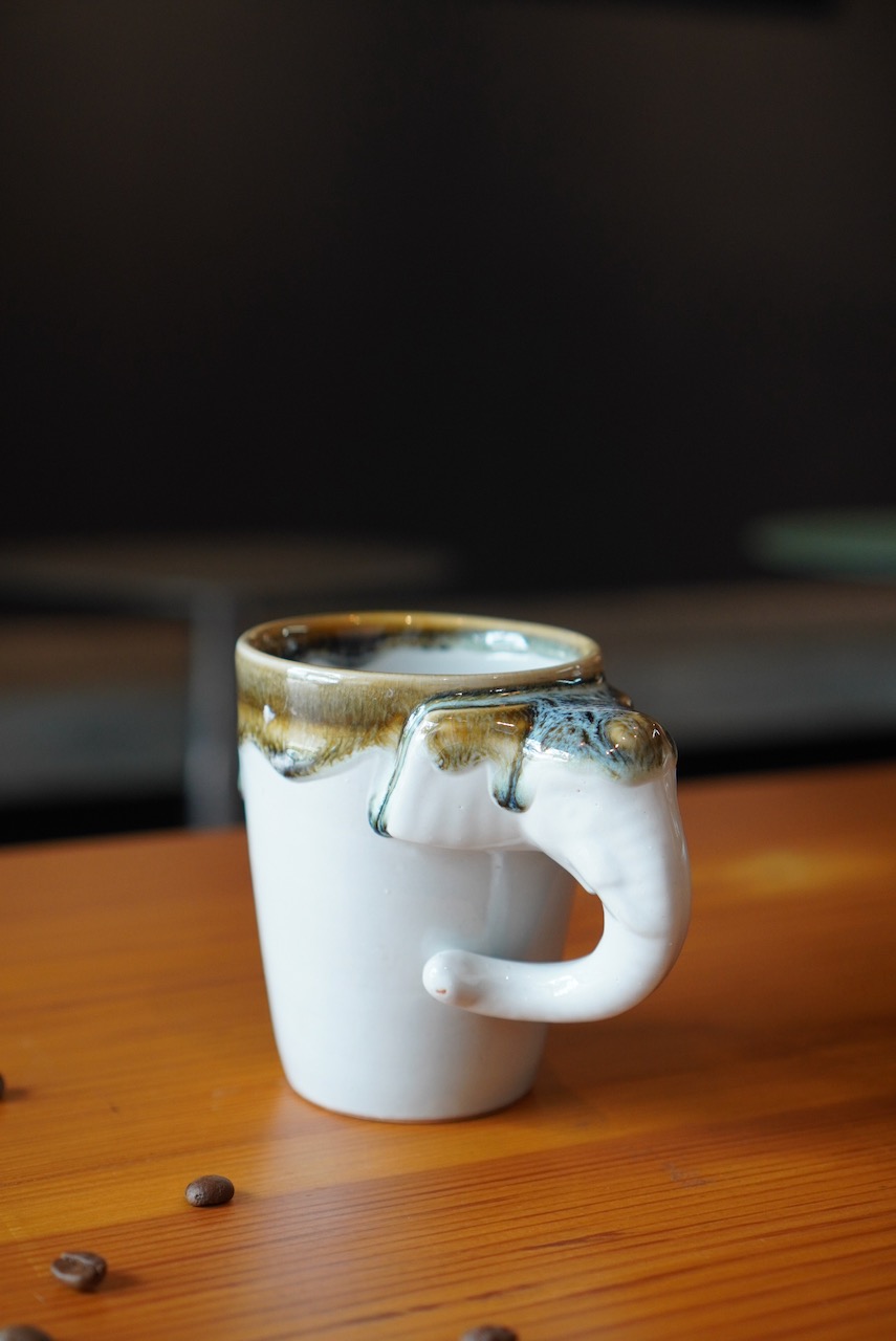 แก้วช้างนำโชค |แก้วกาแฟเซรามิกรูปช้างแสนน่ารัก | แก้วมัคช้างมินิมอล แก้วเซรามิกช้างแฮนด์เมด markceramic! ปั้นและเพ้นท์ด้วยมืออย่างพิถีพิถัน - Image 13