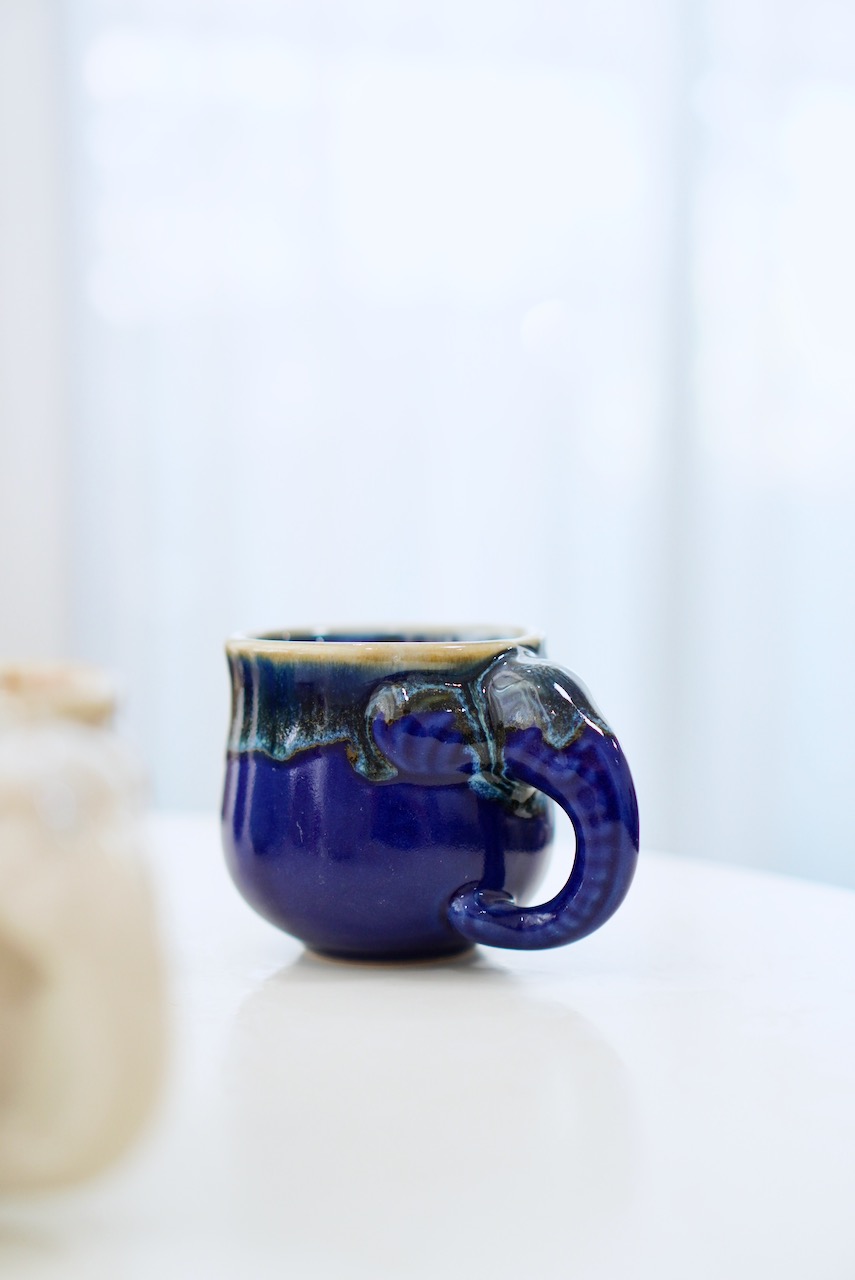 แก้วเซรามิกช้างแฮนด์เมดสุดน่ารักปั้นและเพ้นท์ด้วยมืออย่างพิถีพิถัน ทำให้ได้รายละเอียดของน้องช้างที่น่าเอ็นดู - Image 5